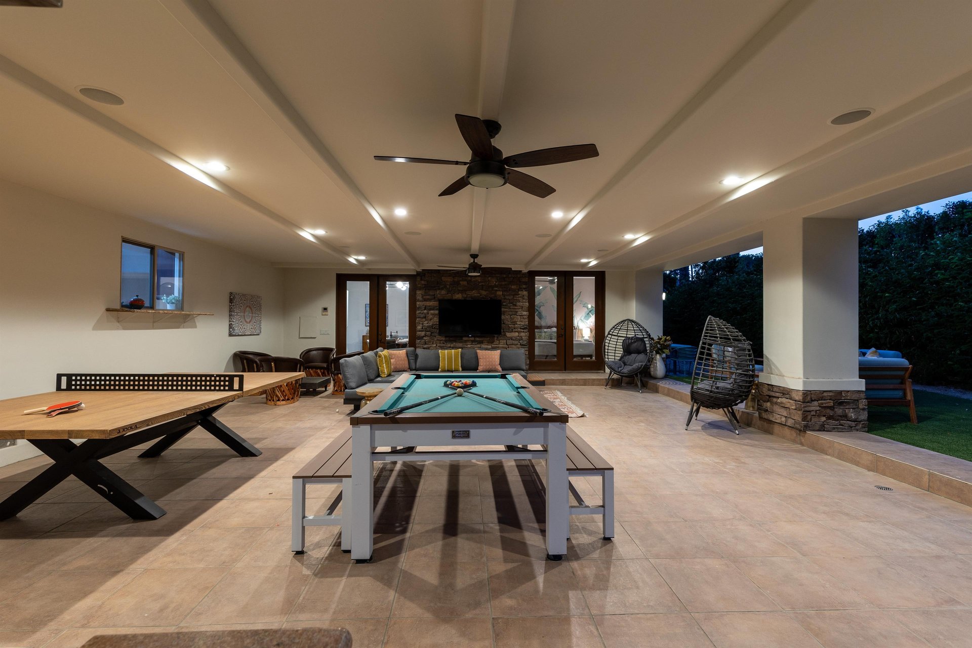 Pool table