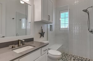 2nd Floor Right Queen Suite