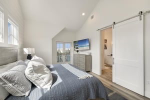 2nd King Suite, 3rd Floor