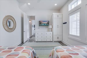 2nd Floor, Double Queen Bedroom