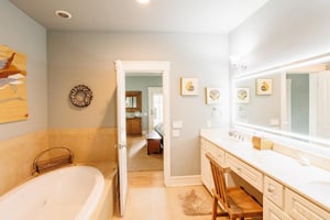 Primary King Bathroom, 2nd Floor