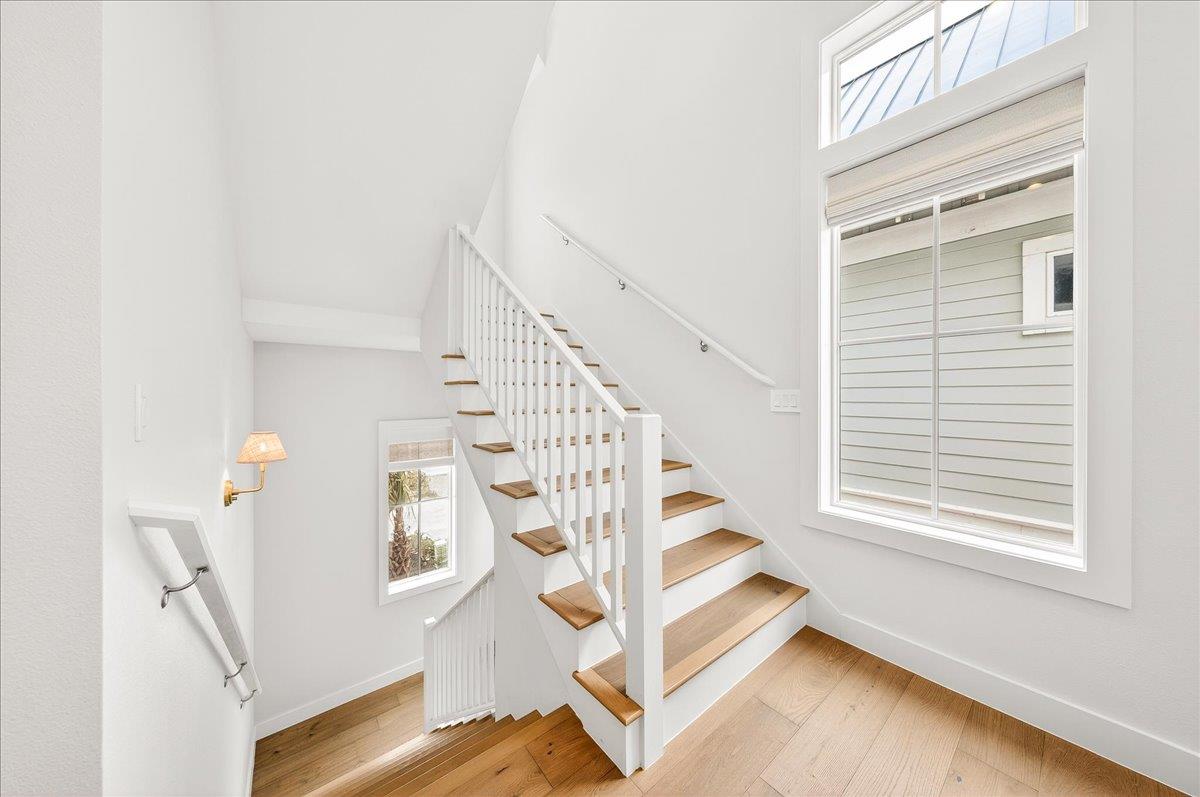 2nd Floor, Landing