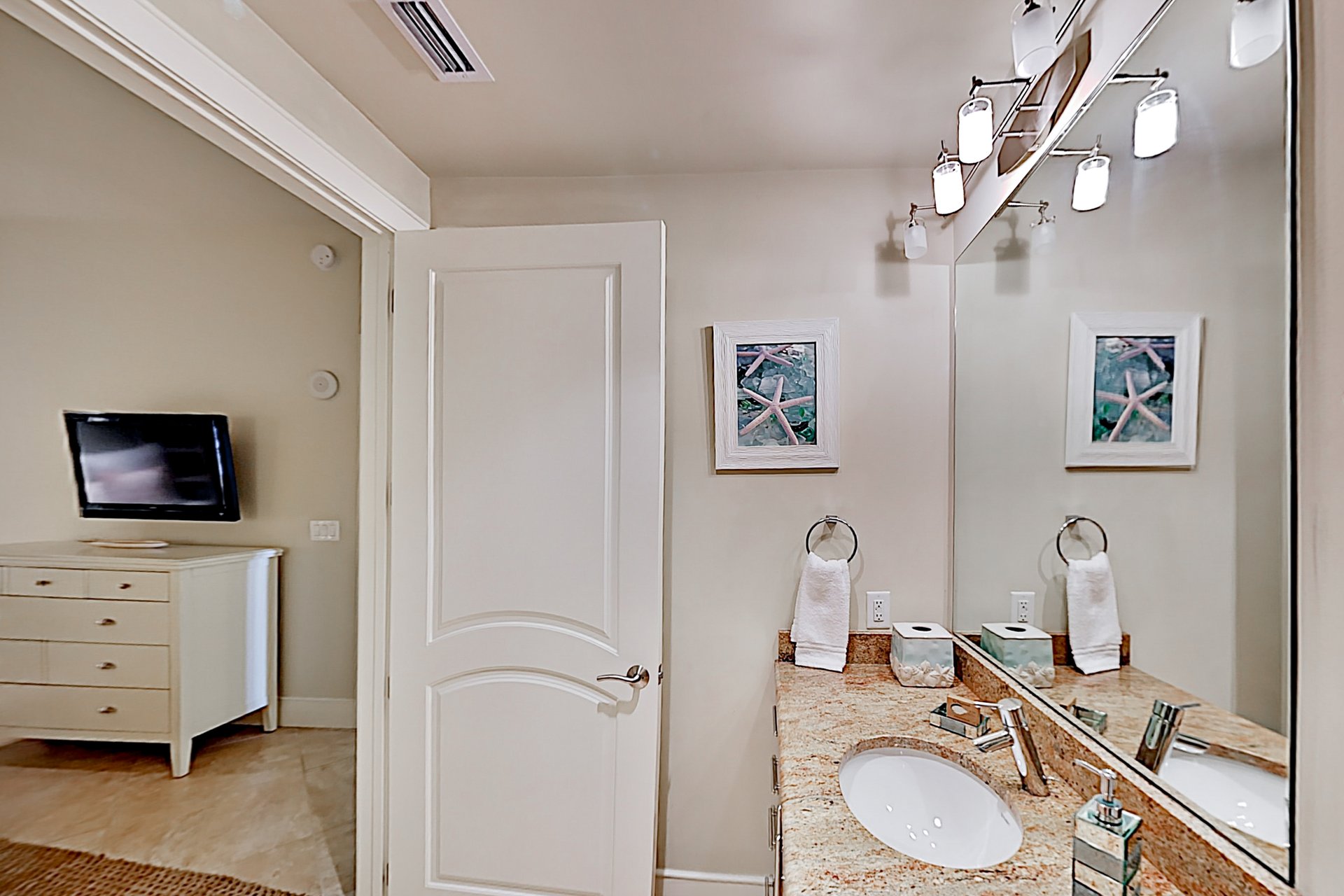 Turquoise Place 2205C 15