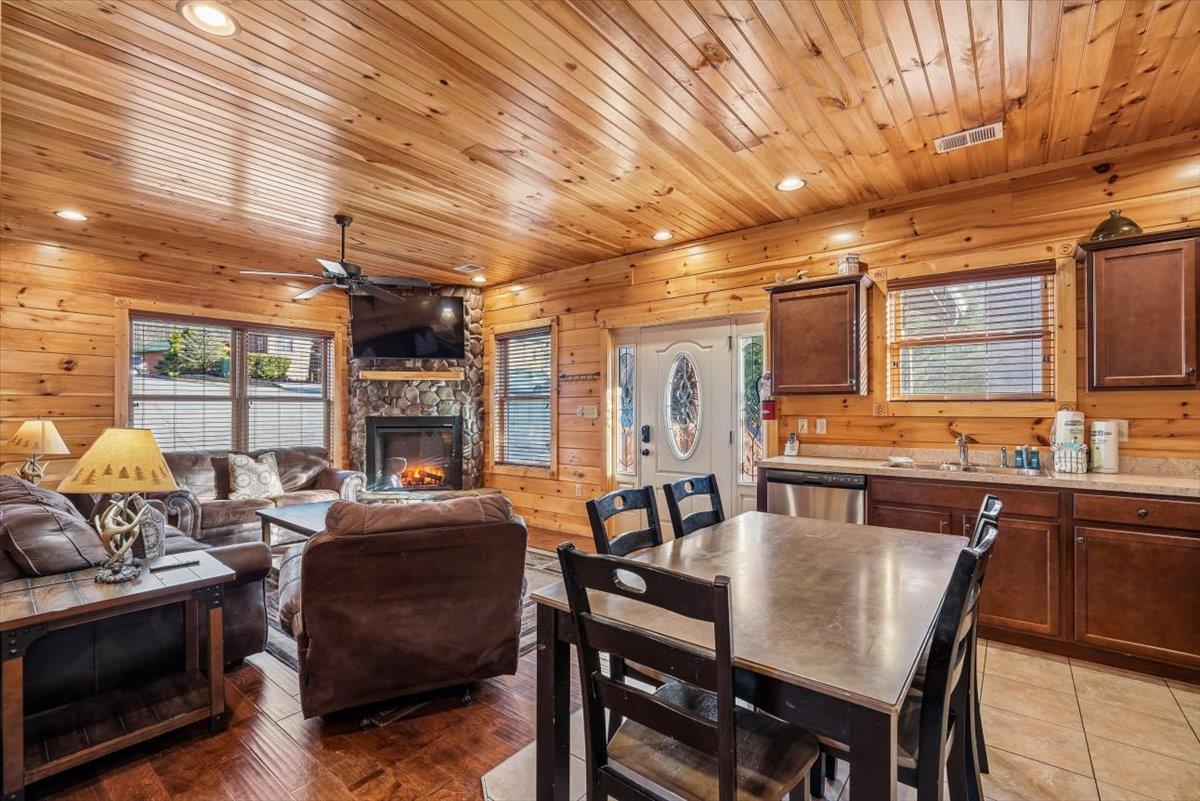 13Dining Room
