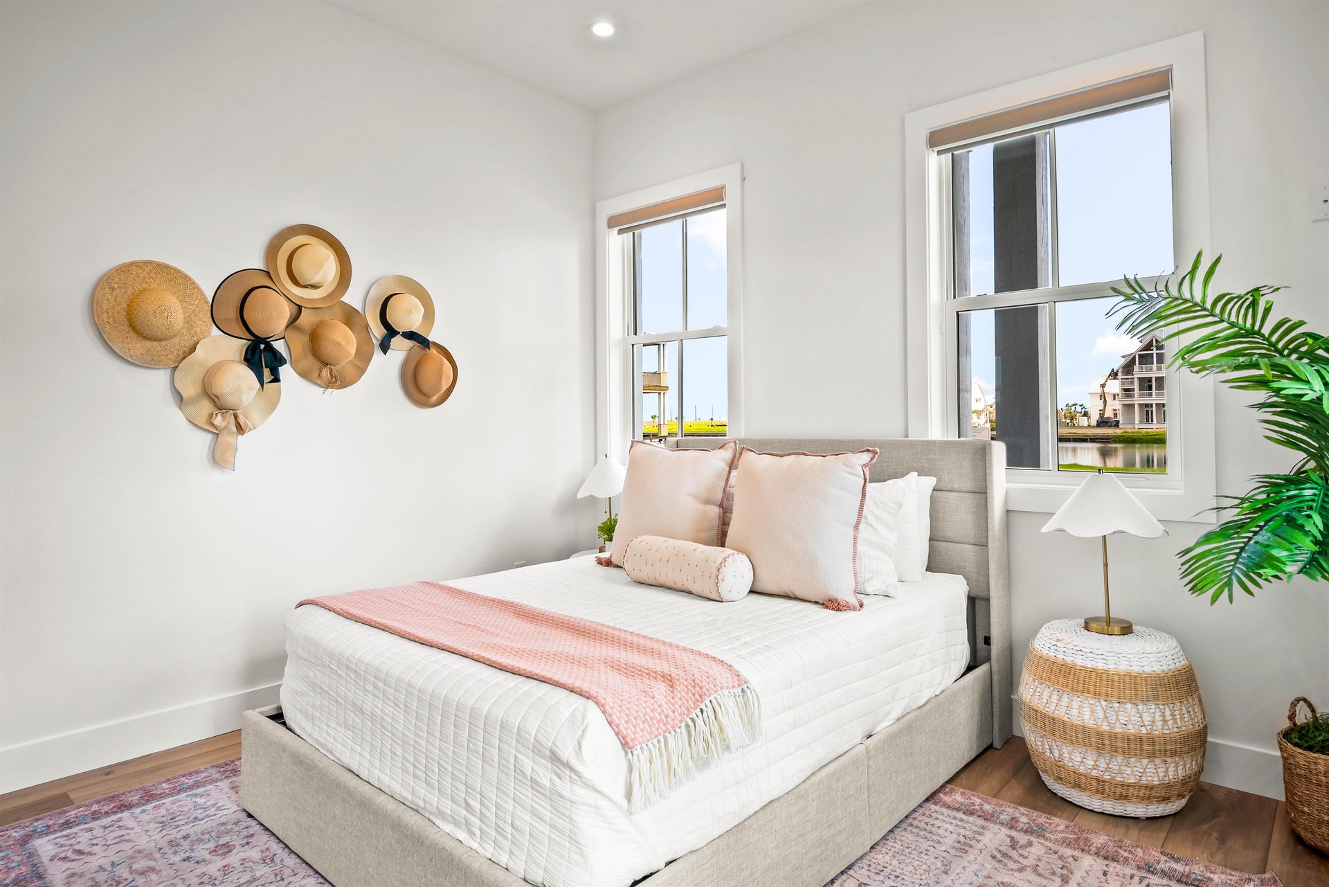 Queen Bedroom, 1st Floor