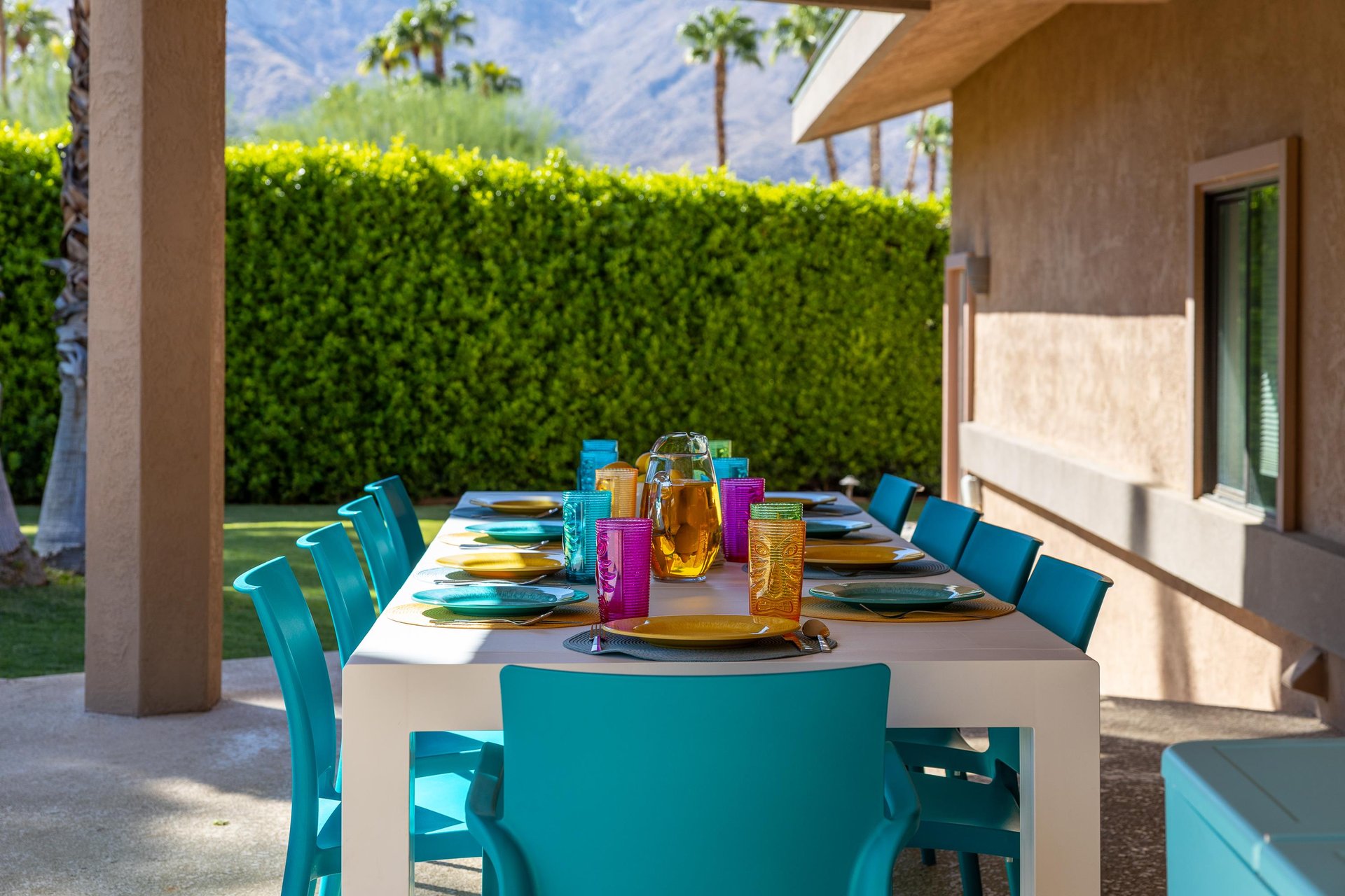 Al fresco patio dining for ten