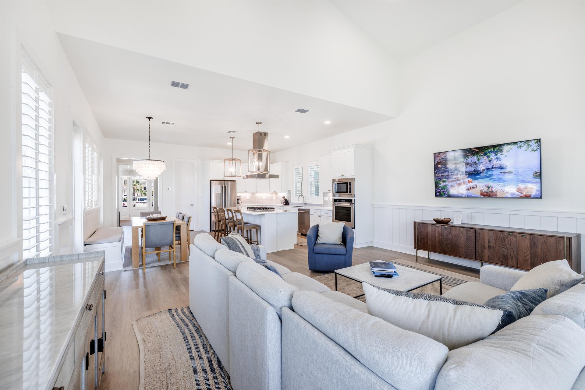 1st Floor, Primary Living Room