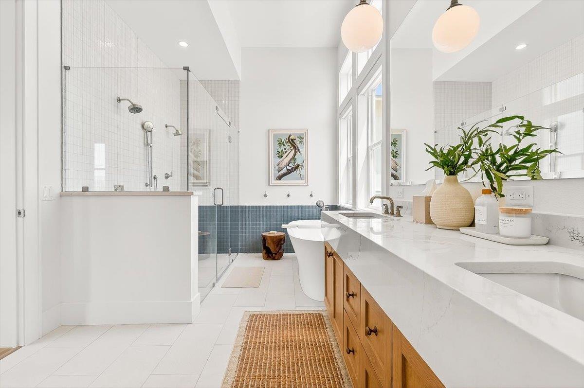 Primary King Ensuite, 2nd Floor