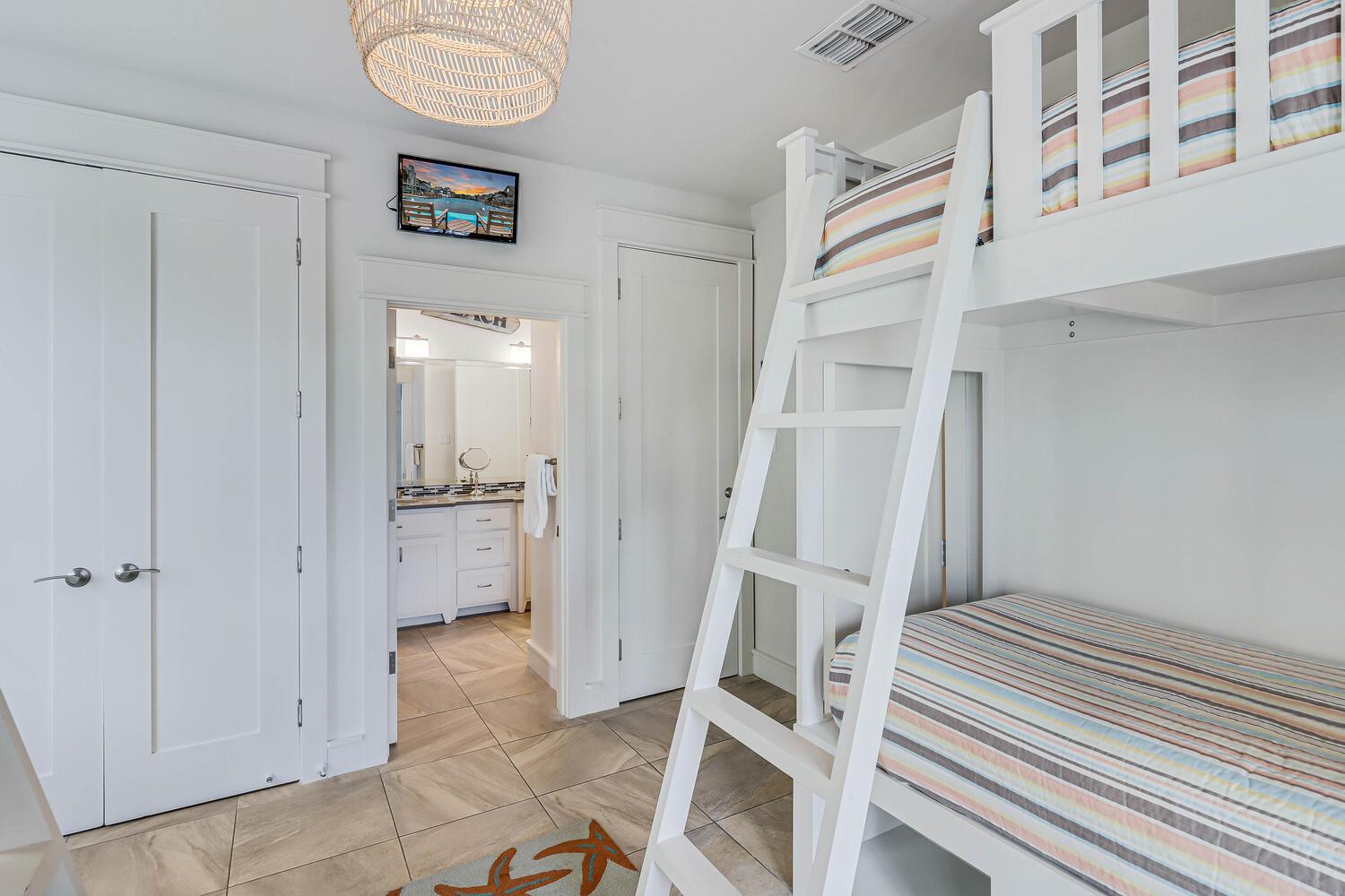 Bunk Room, 1st Floor