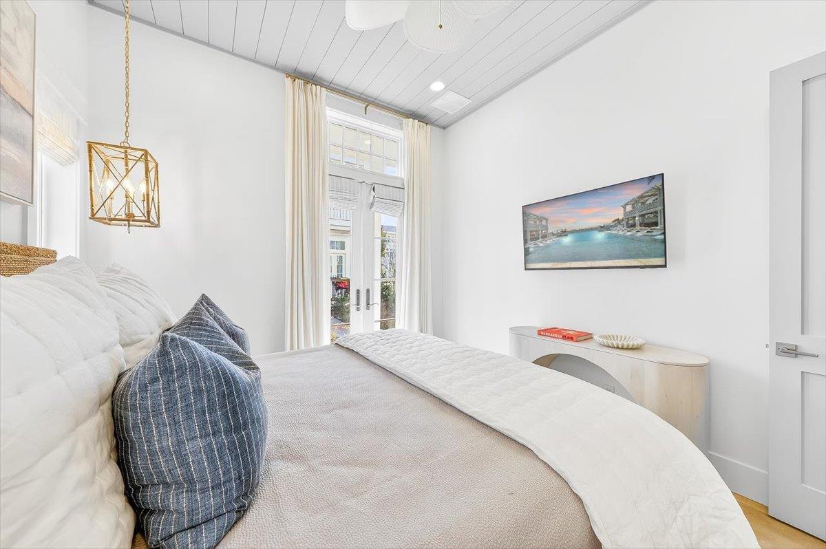 1st Floor Primary King Bedroom With Patio Access