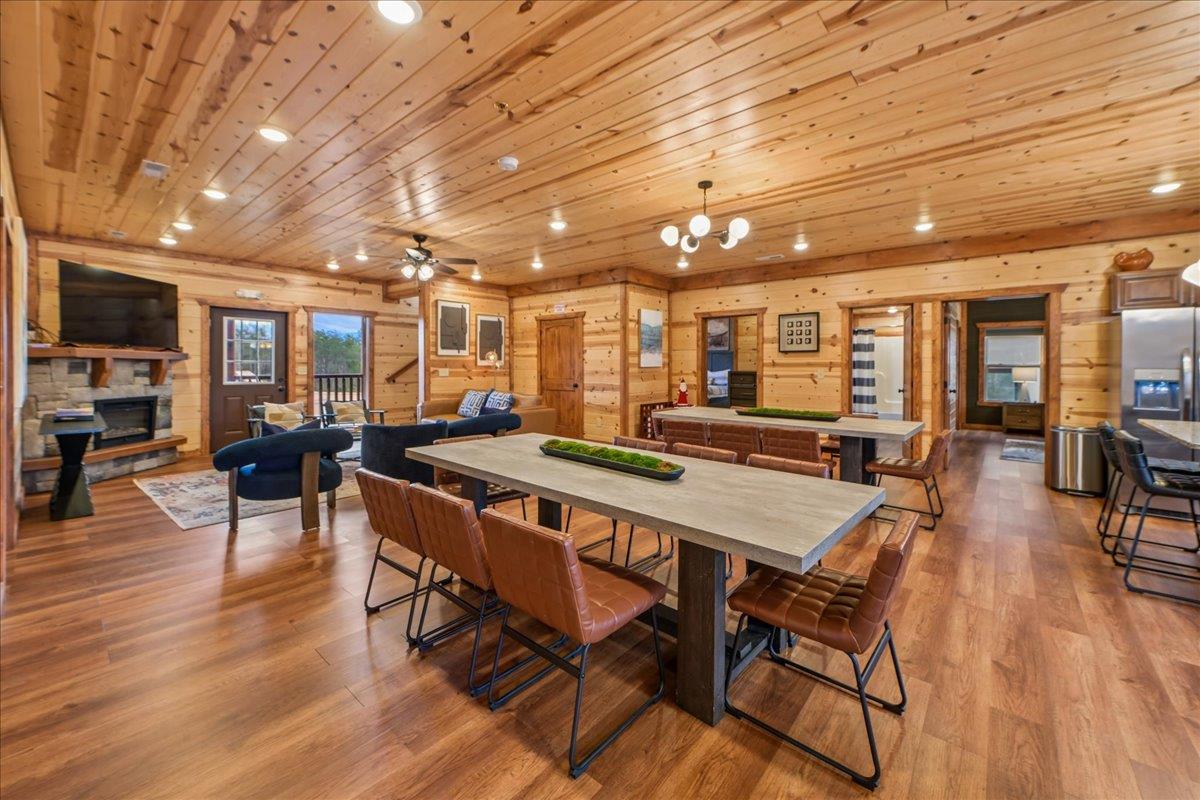 106Dining Room