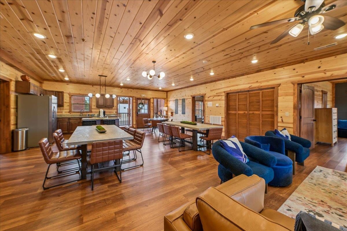 105Dining Room