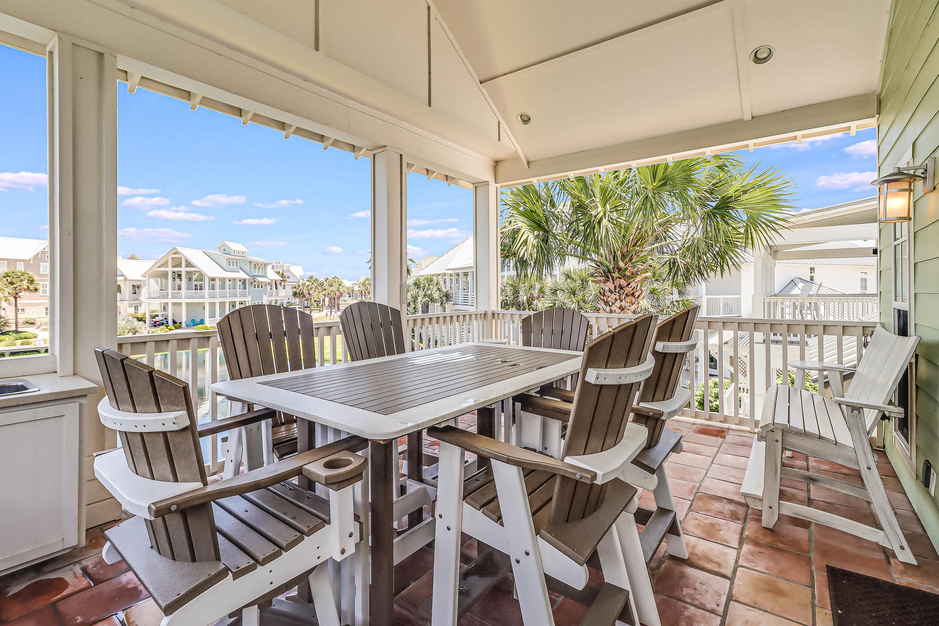 Outdoor Dining Area, 2nd Floor