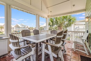 Outdoor Dining Area, 2nd Floor