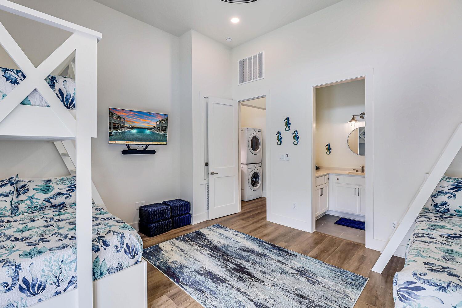 Bunk Room with TwinFulls, 1st Floor