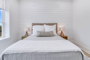 Queen Bedroom, First Level