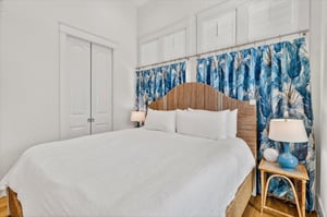 King Bedroom, 1st Floor