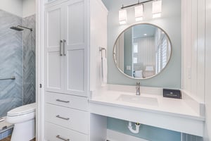 Third King Bathroom, 1st Floor