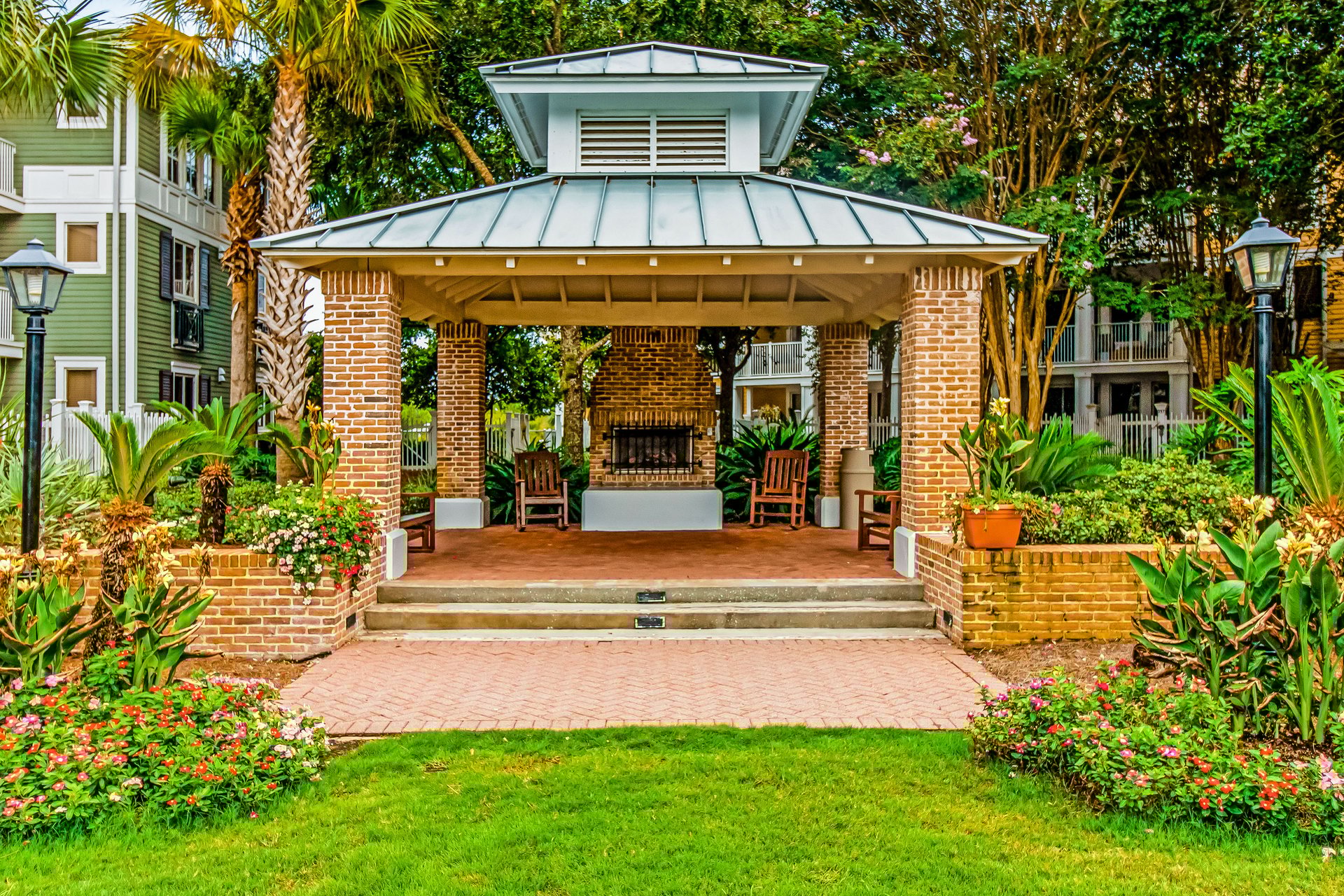 Baytowne Wharf  Market Street Inn 232234 Sand amp Serenity and Salty 33