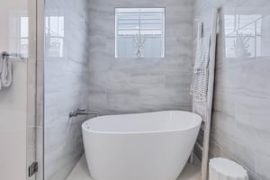 Primary King Bathroom, 1st Floor