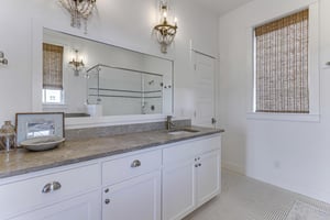 King Suite Bathroom, 2nd Floor