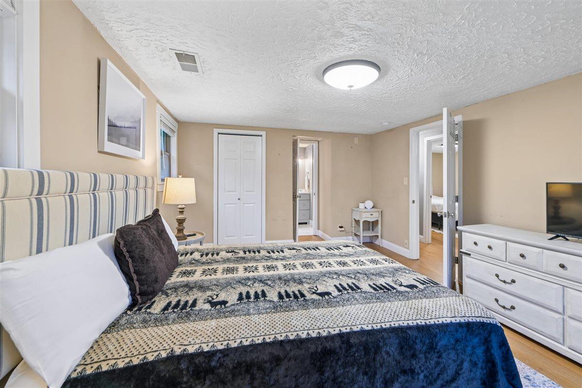 41Bedroom
