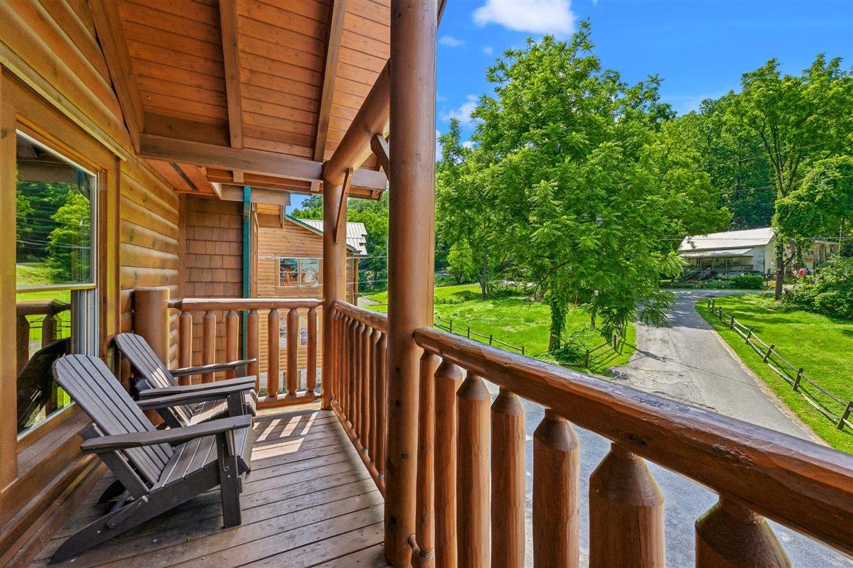 082Balcony