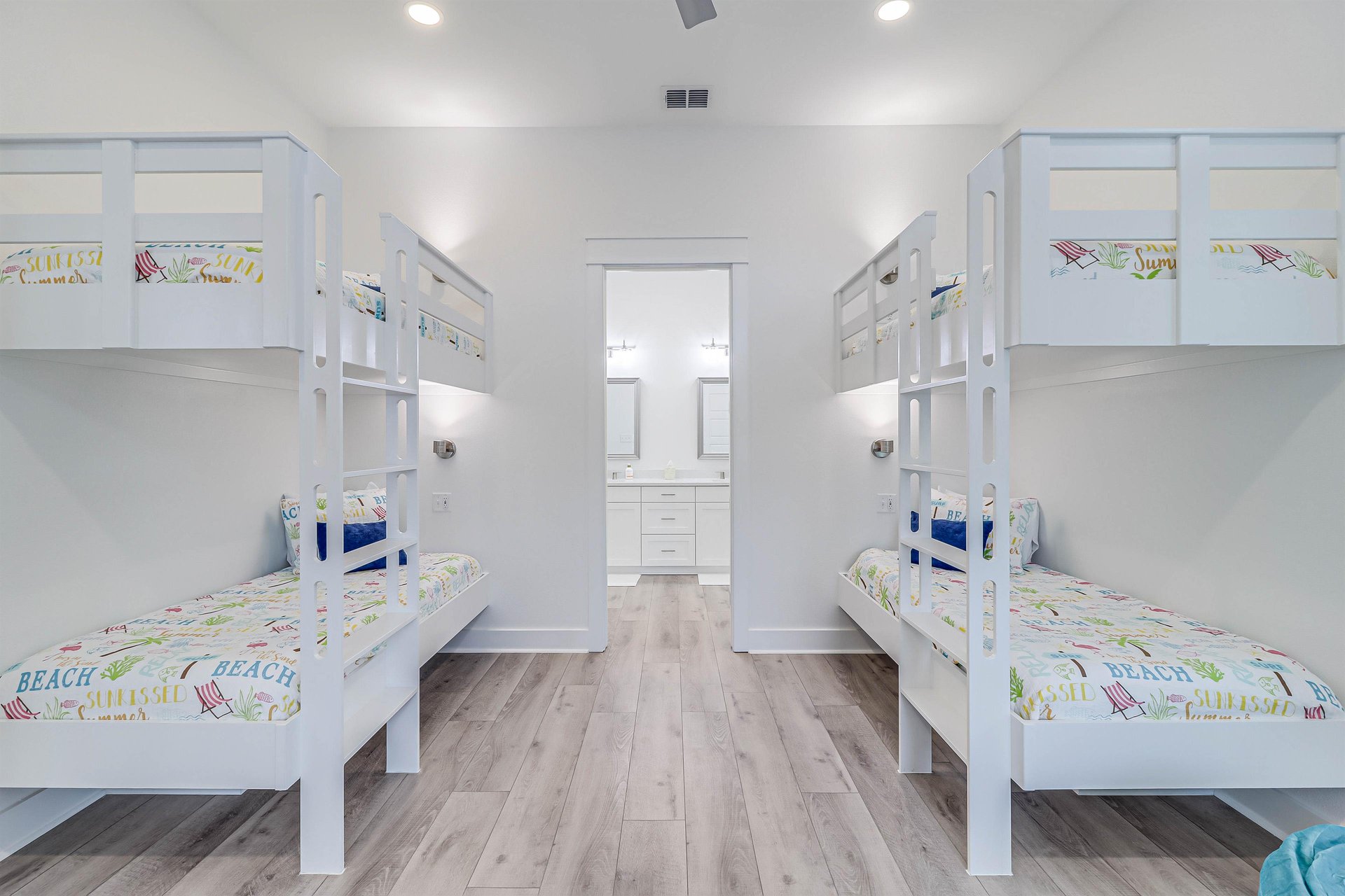 Twin Bunk Bedroom, 1st Floor