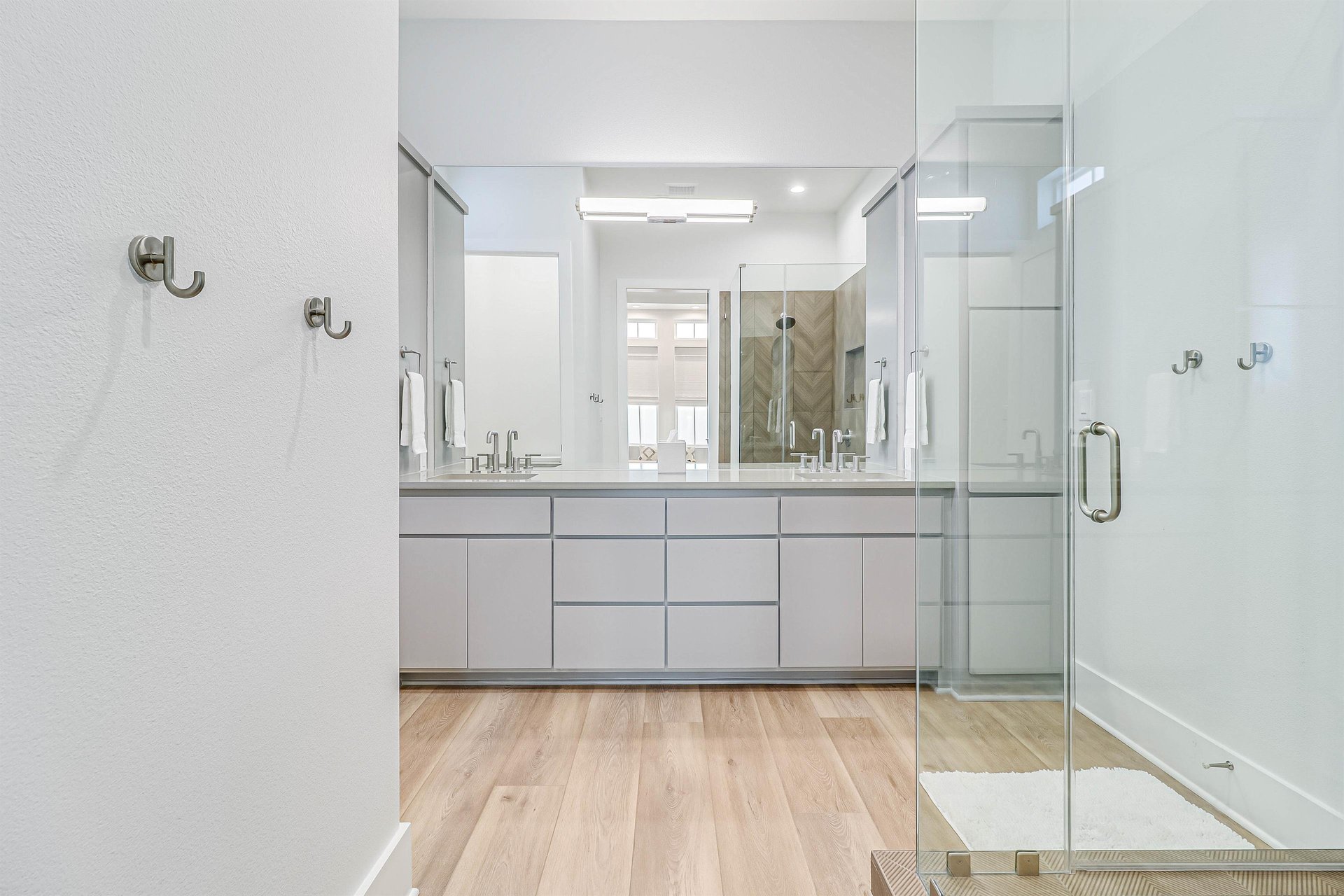 Primary King Bathroom, 2nd Floor