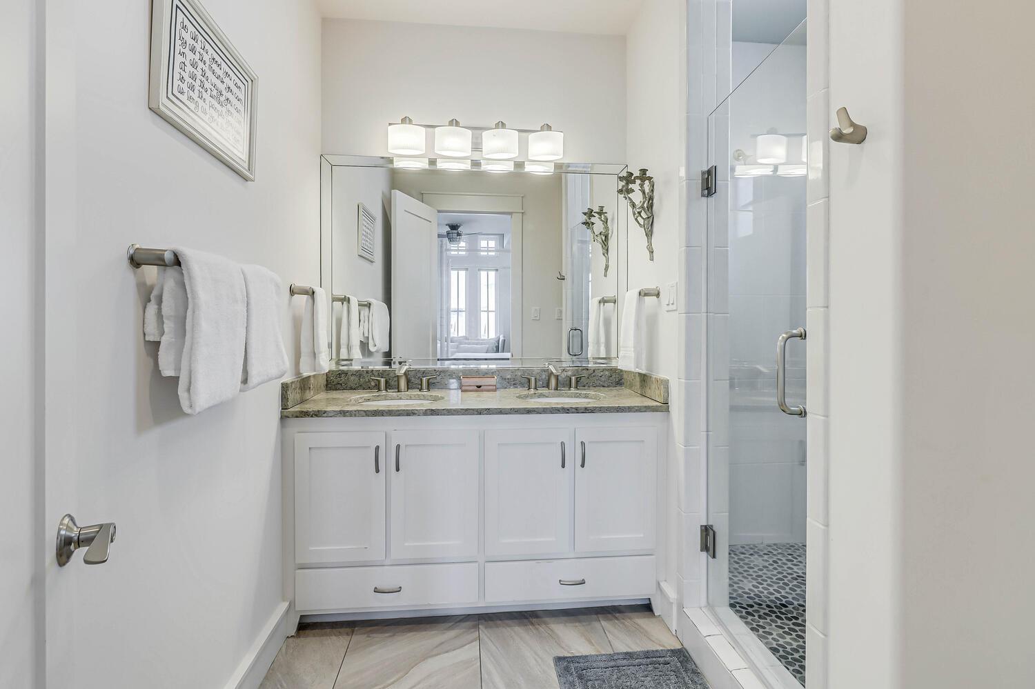 King Suite, 2nd Floor