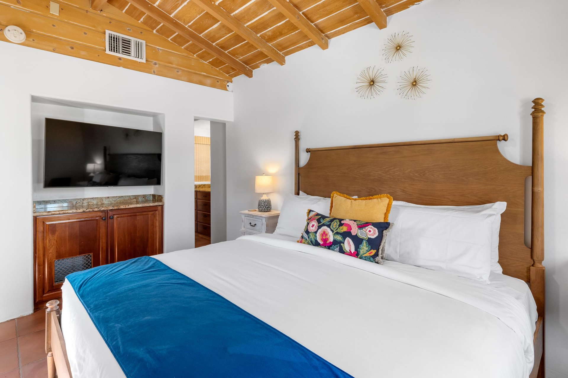 Guest bedroom