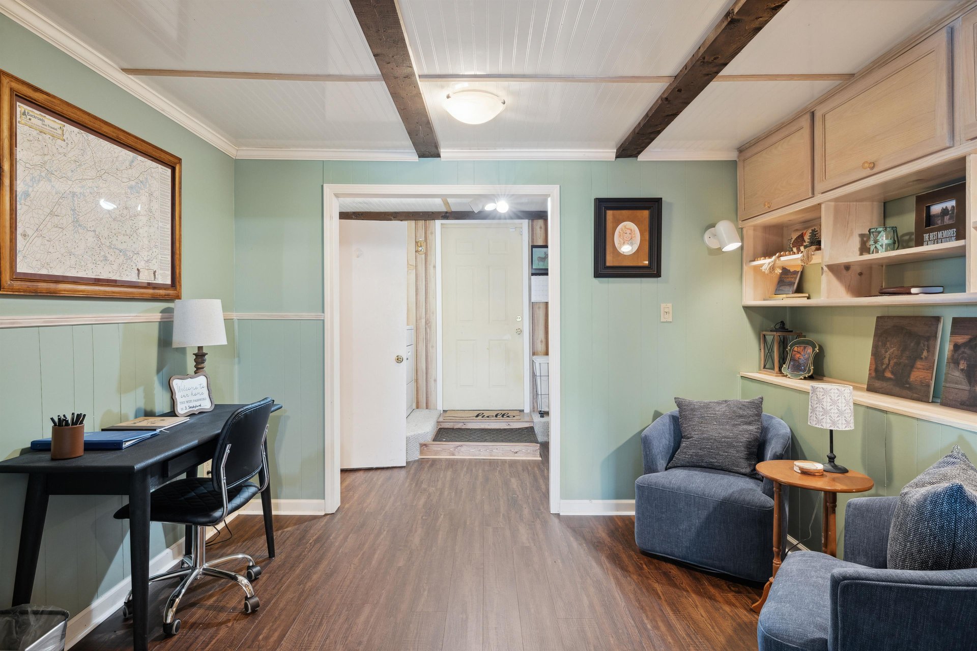 sitting area with desk