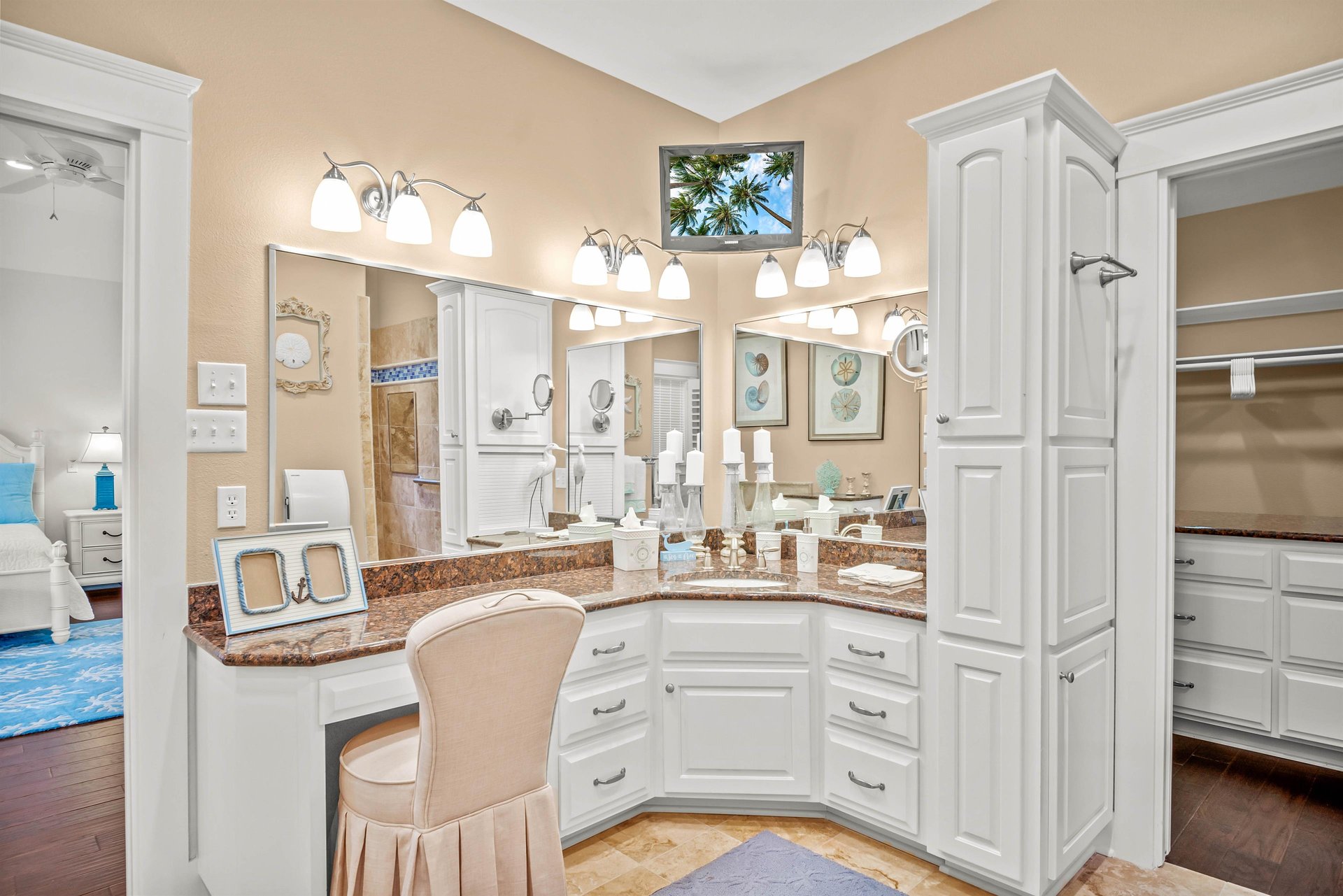 1st King Suite Bathroom, 3rd Floor