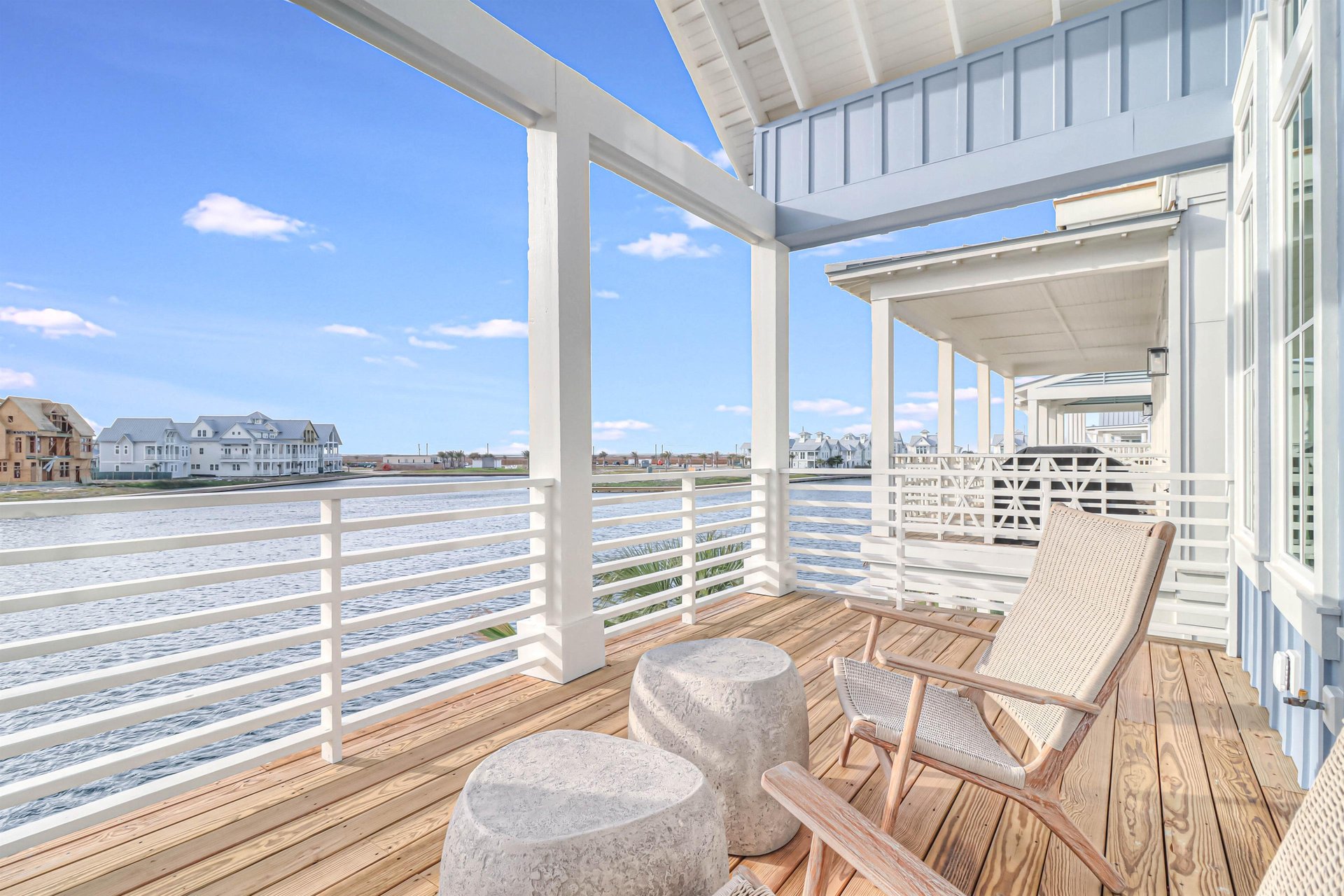 Grilling Deck, View of the Lake, 2nd Floor