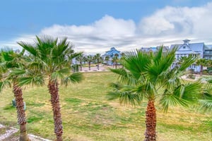 Balcony View of The Great Lawn