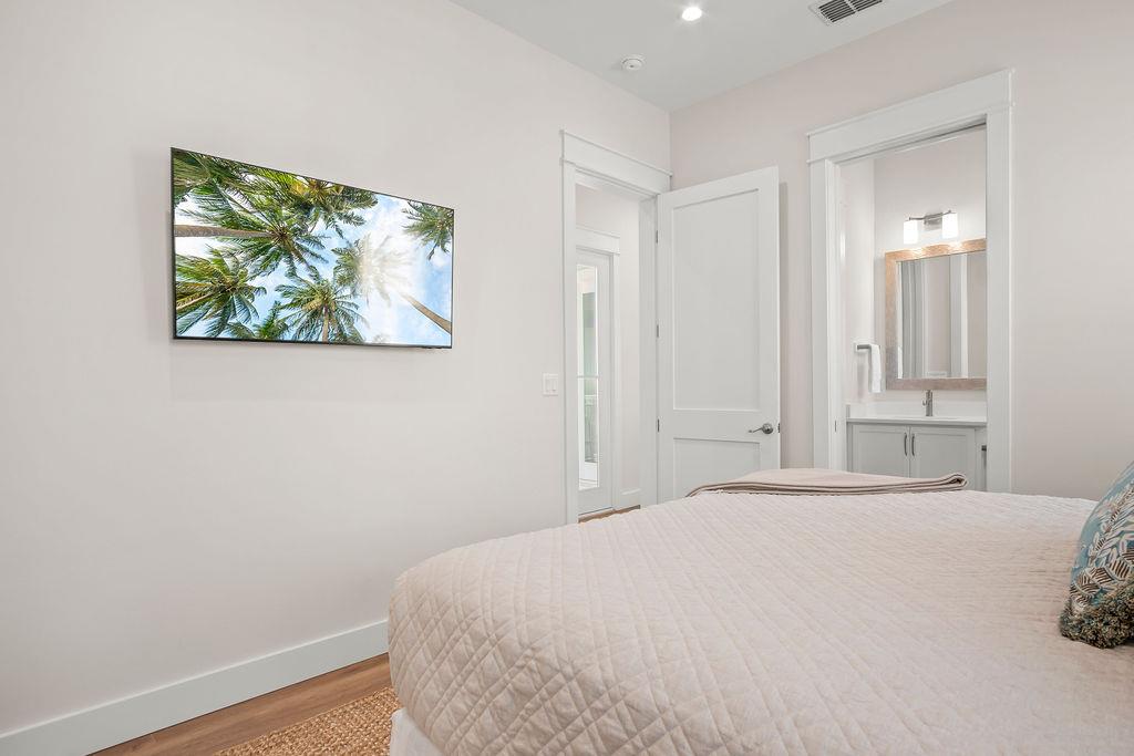 Third King Bedroom, 2nd Floor