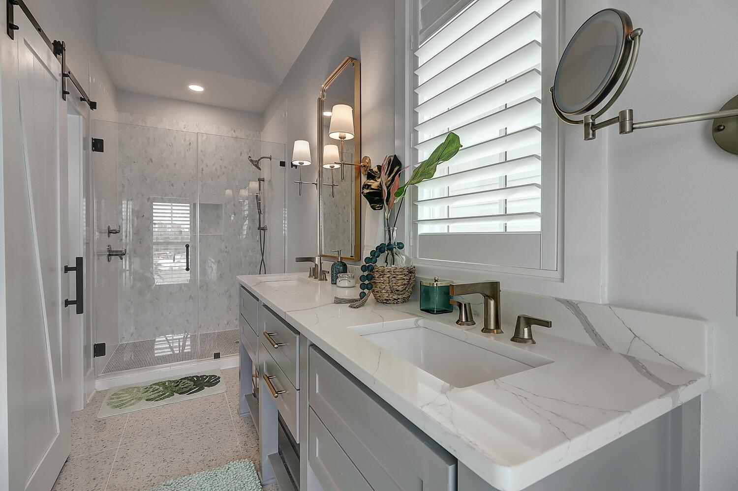 2nd Floor King Primary Suite