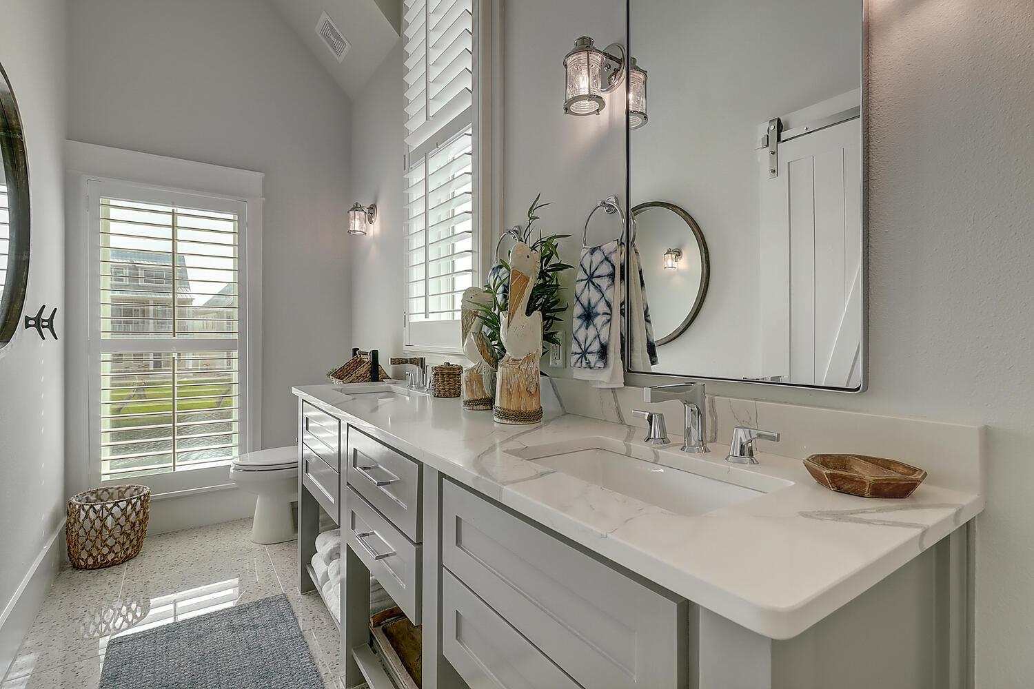 2nd Floor King Primary Suite