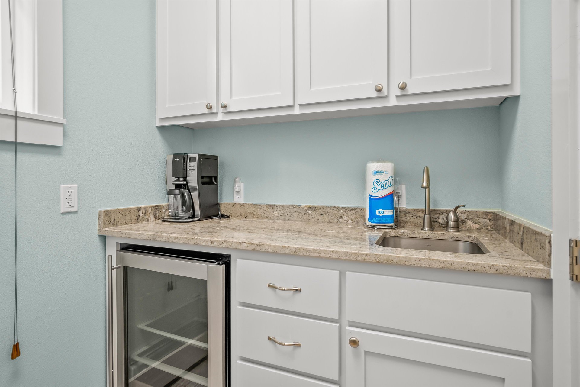 Laundry Room, Wet Bar