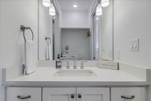 Second King Bathroom  Closet, 1st Floor