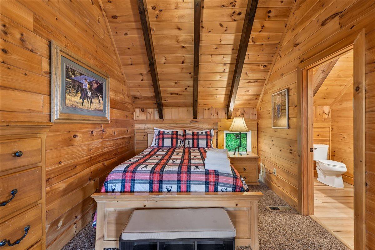058Bedroom