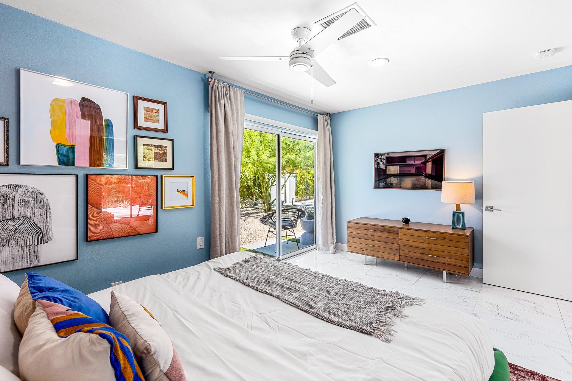 Guest bedroom