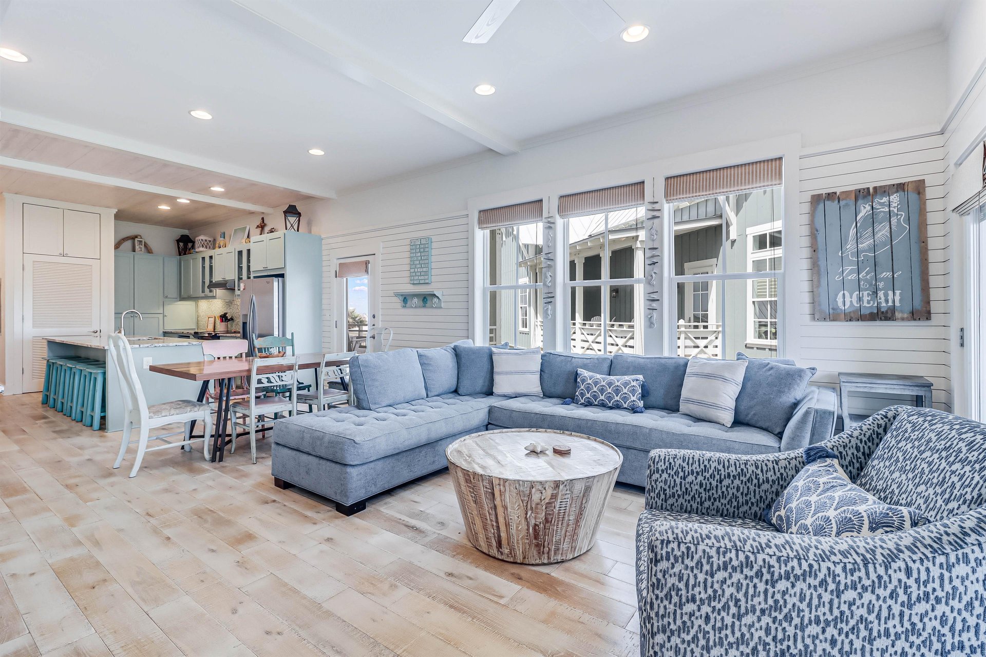 Living Area, 1st Floor