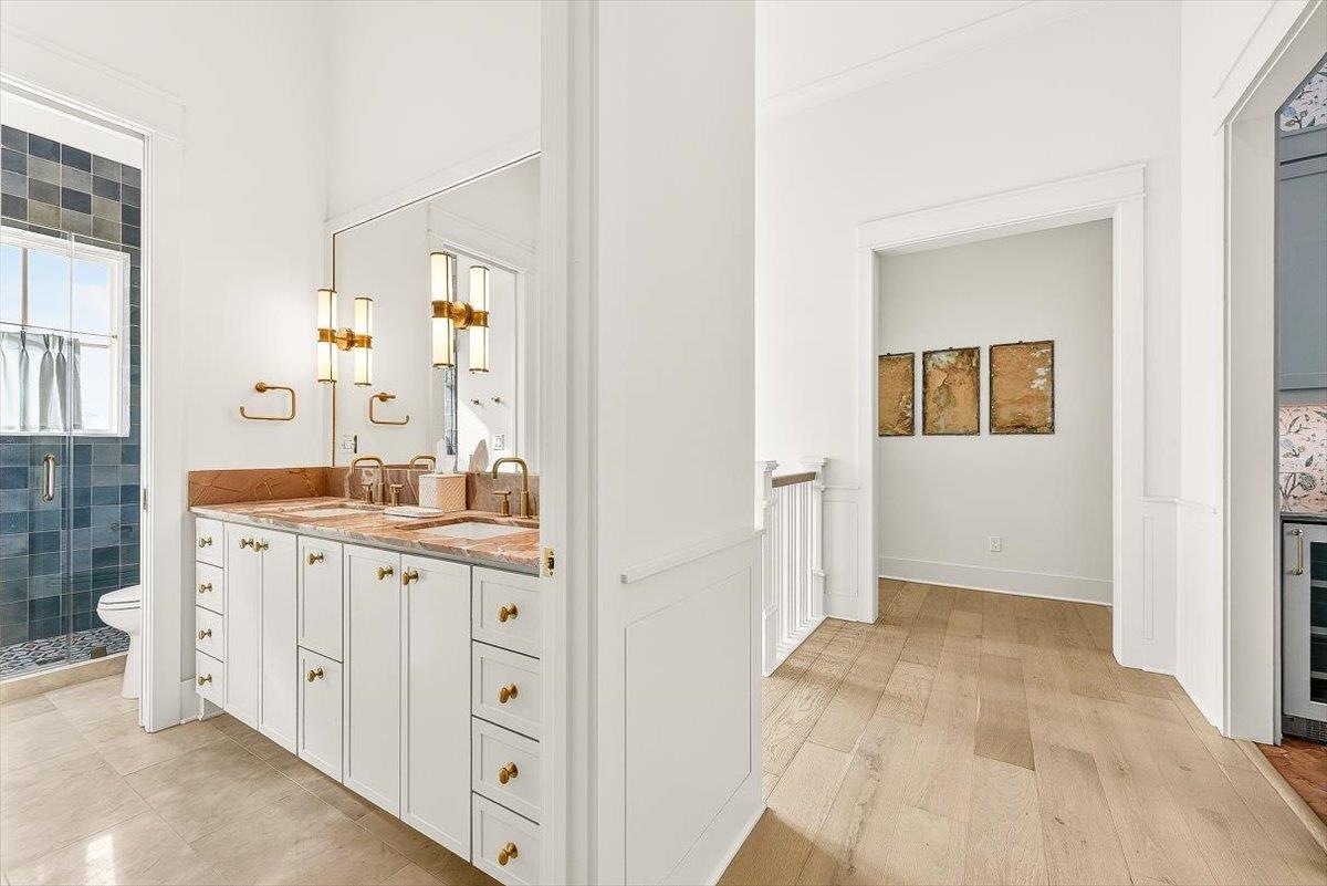 Hall Bathroom, 2nd Floor