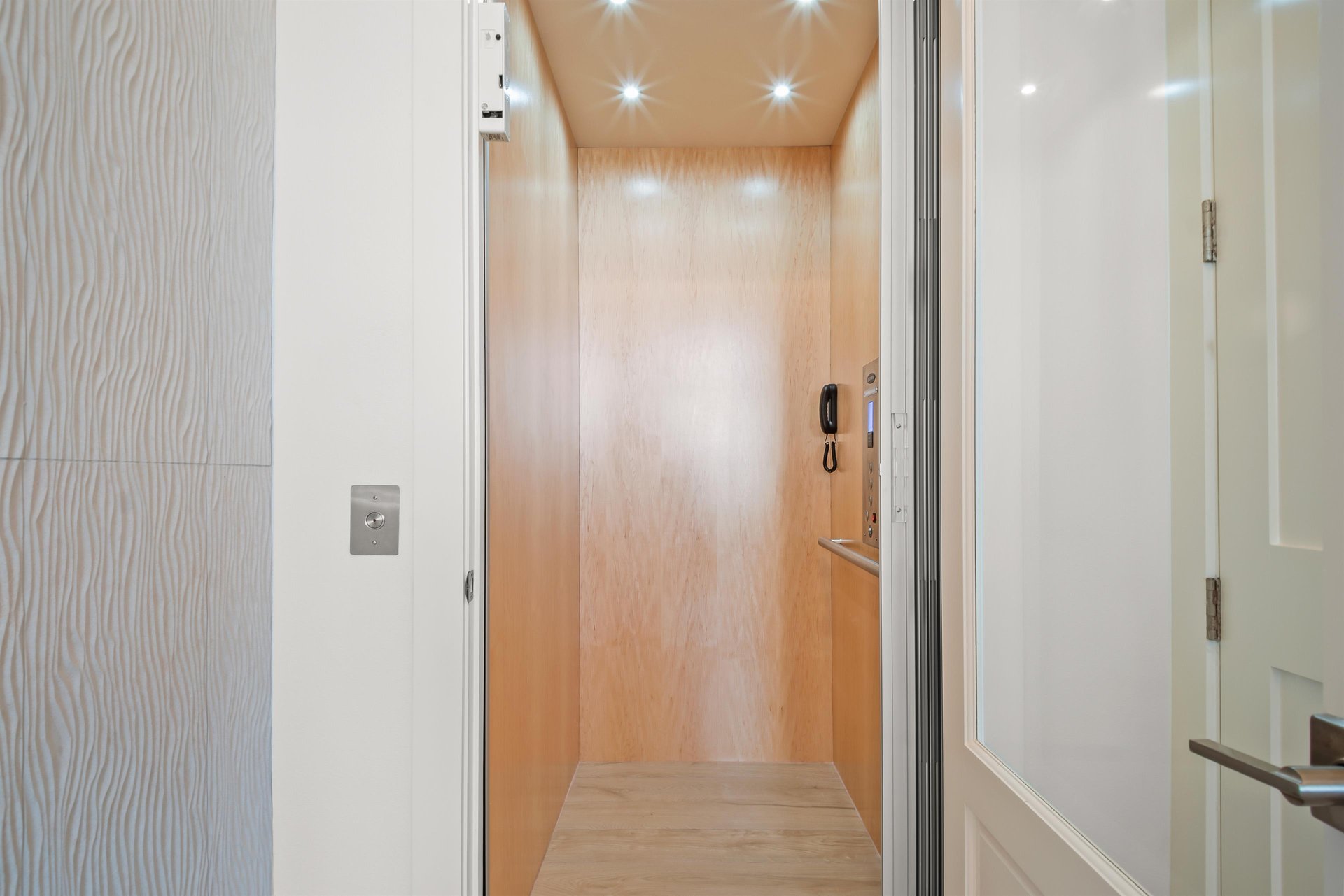 Elevator to Three Floors