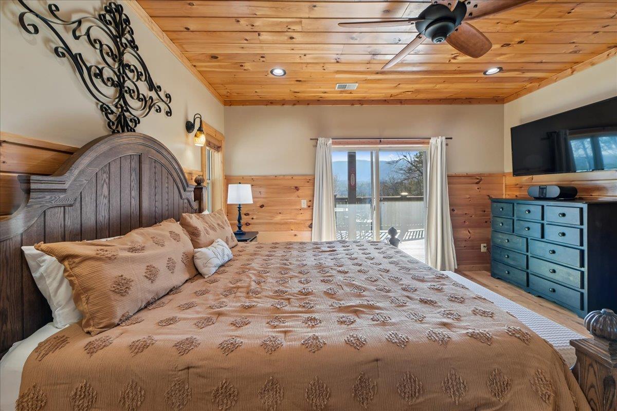 38Primary Bedroom