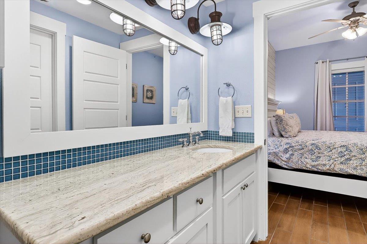 Primary King Bathroom, 1st Floor