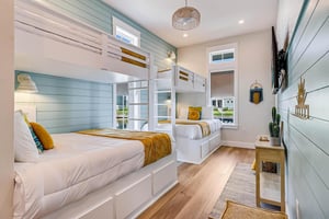 Bunk Room wTwo TwinQueen, 1st Floor