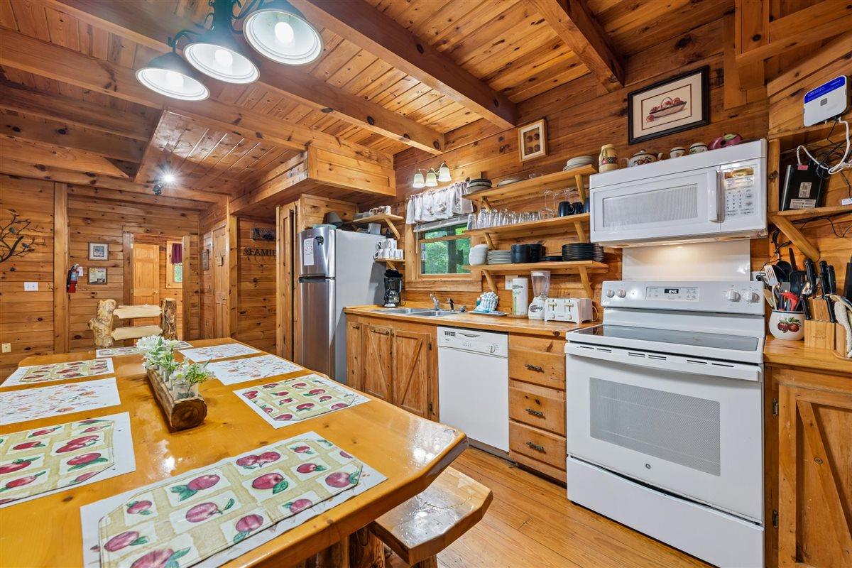 12Kitchen