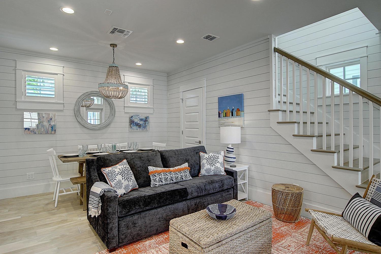 Living Area, 1st Floor